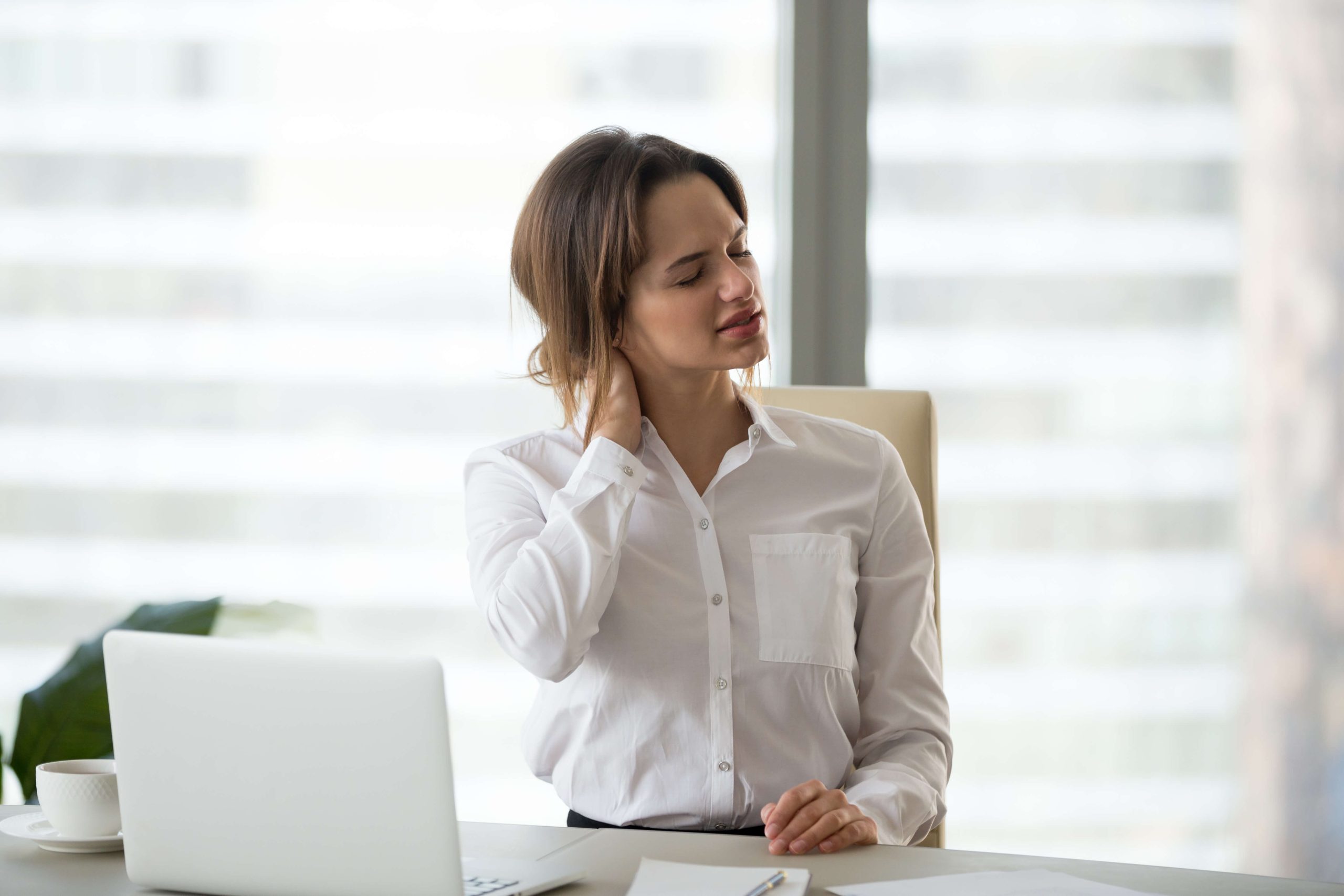 How long does a stiff neck last? shutterstock 1126190456 scaled How long does a stiff neck last?