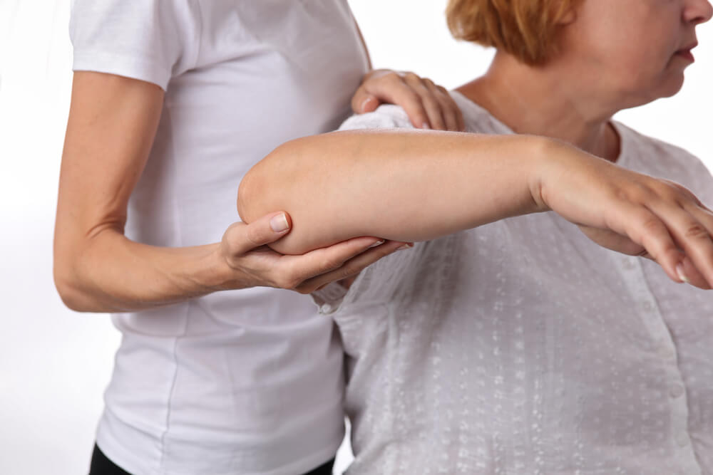 How physical therapists in Saint Charles, MO, can treat shoulder impingement shutterstock 699122974 How physical therapists in Saint Charles, MO, can treat shoulder impingement