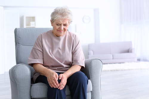 Four potential causes of a stiff knee after sitting