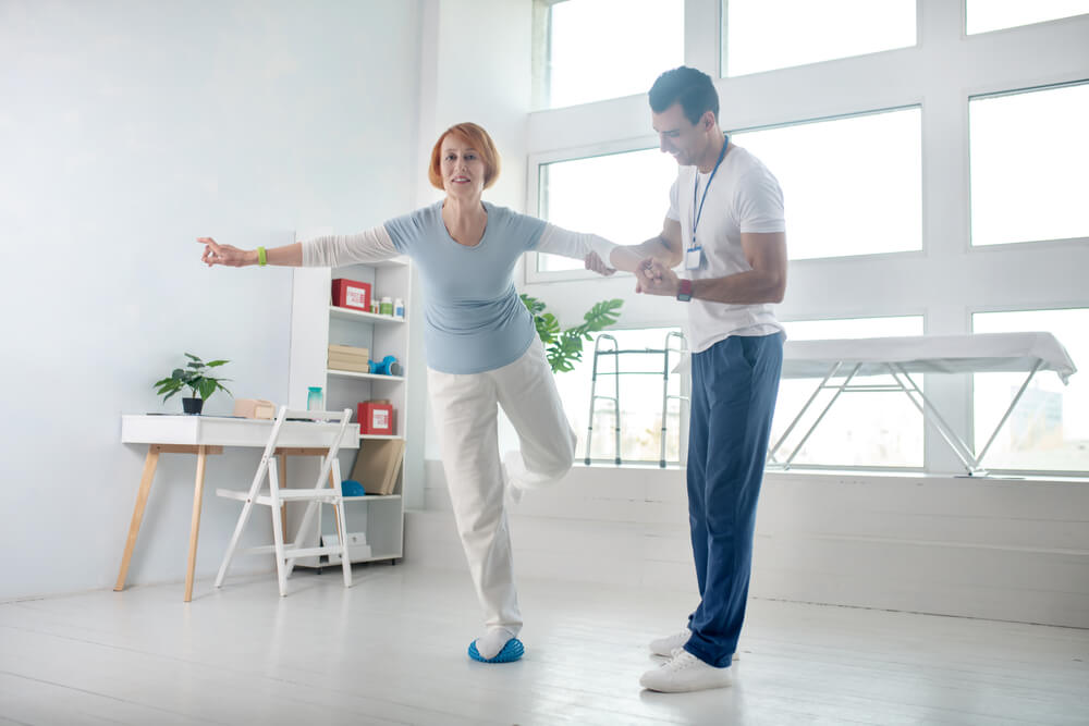 Three natural treatment options physical therapists offer for vertigo