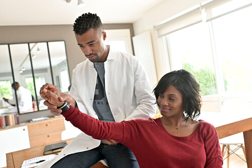 Is physical therapy the same thing as physical rehab?
