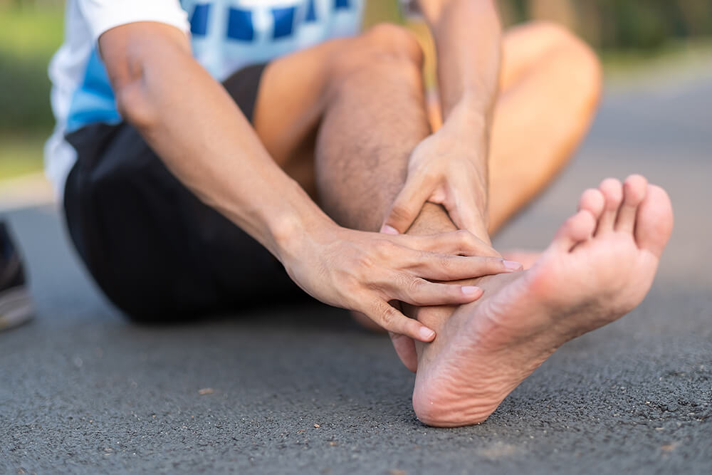 10 causes of pain on top of the foot near the ankle