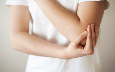 Why Do I Feel Pain When Bending and Straightening my Elbow? elbow pain why do i feel pain when bending and straightening my elbow? elbow pain