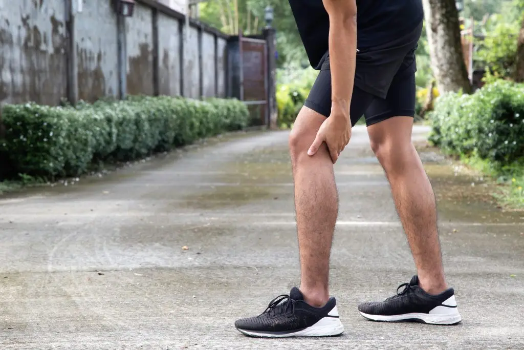 Iliotibial Band Syndrome: Symptoms and Treatment AdobeStock 302007419 iliotibial band syndrome: symptoms and treatment knee pain