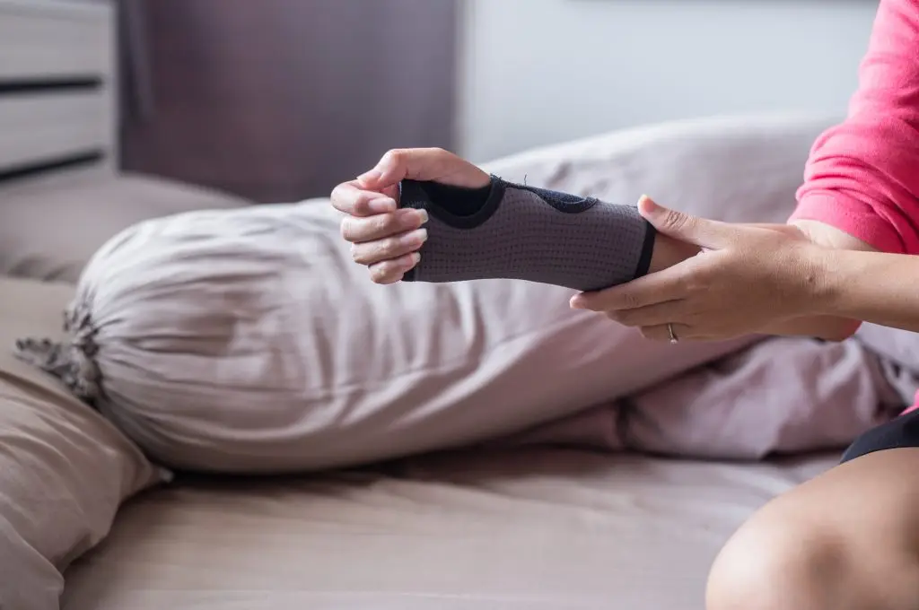 how to treat hand and wrist pain that’s not carpal tunnel hand pain